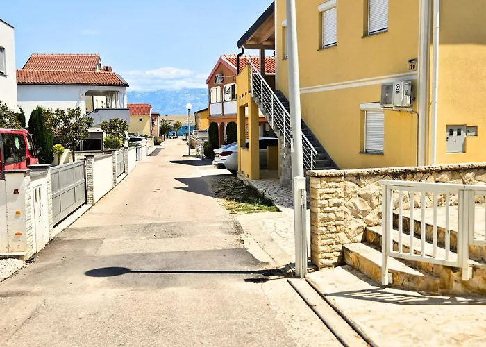 Dalmara Lucica Beach House * 비르