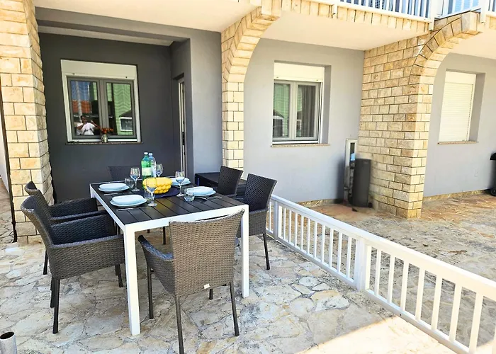 Dalmara Lucica House *