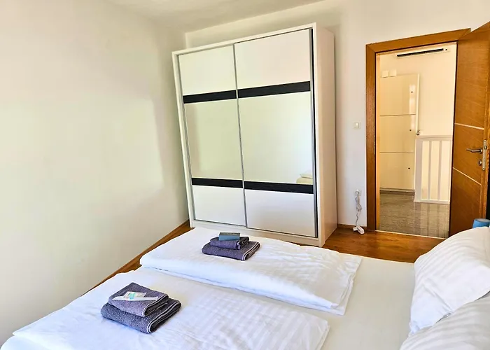 公寓 Dalmara Lucica House