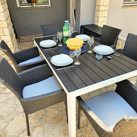 Апартаменты Dalmara Lucica House