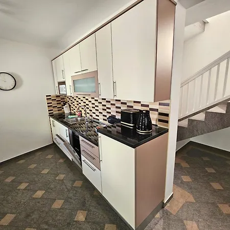 Dalmara Lucica House Апартаменты *
