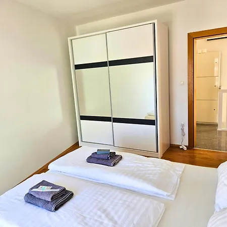 Апартаменты Dalmara Lucica House